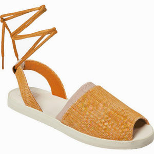 NWT Size 10 Reef Daisy Sandal Sneaker - Sunflower